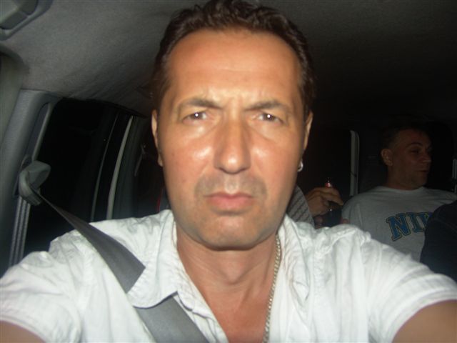 003. Adis